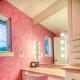 Zärtlichkeit und Inspiration in einer einfachen Verkörperung: Wählen Sie rosa Tapeten für Wände. Einfache rosa Tapete, welche Farbe passt dazu